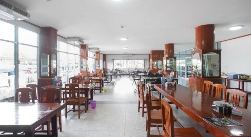 Oyo 75394 Sakthong Grand Hotel Chiang Khong Exterior photo