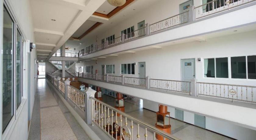Oyo 75394 Sakthong Grand Hotel Chiang Khong Exterior photo